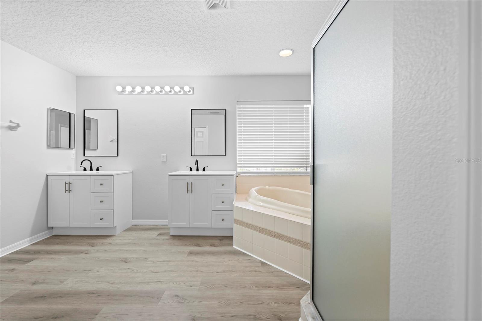 GRAND OAKS PH 02 UNITS 06 & 08 - Residential