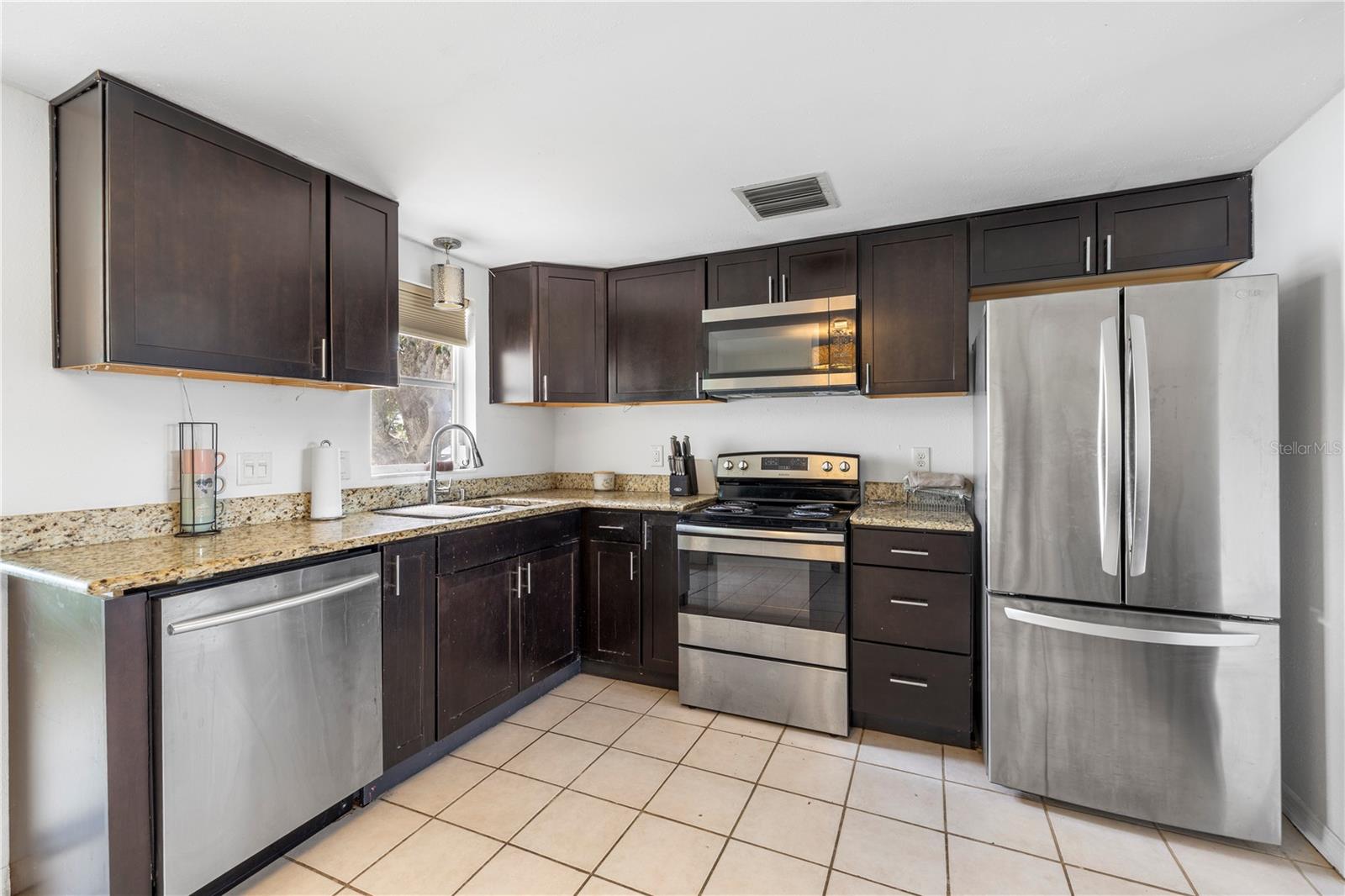 TAHITIAN DEV SUB - Residential