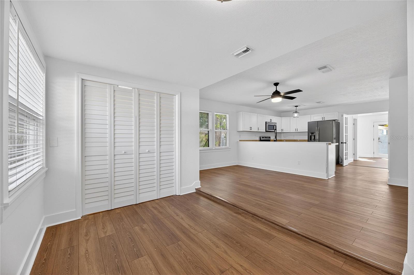 1407 E NORTH STREET 1