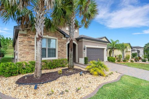 Photo of 333 Almansa Street, Davenport, FL 33837 (MLS # S5136129)