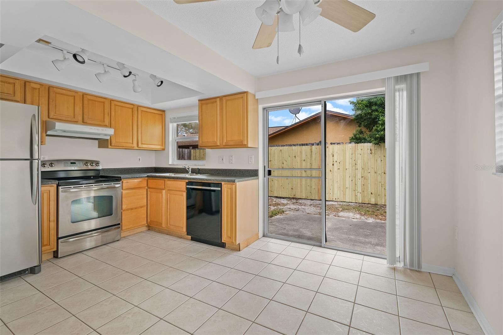 1419 ARIES LANE 1423