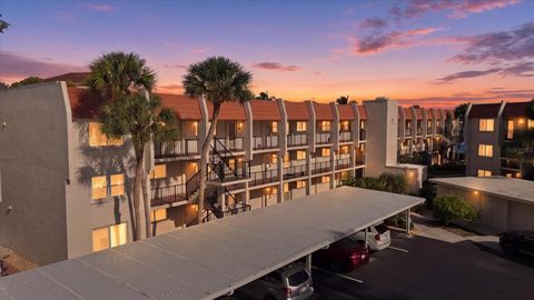 260 SANTA MARIA STREET 105 VENICE FL 34285