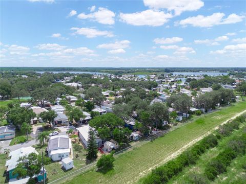 A home in LAKE WALES