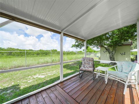 A home in LAKE WALES