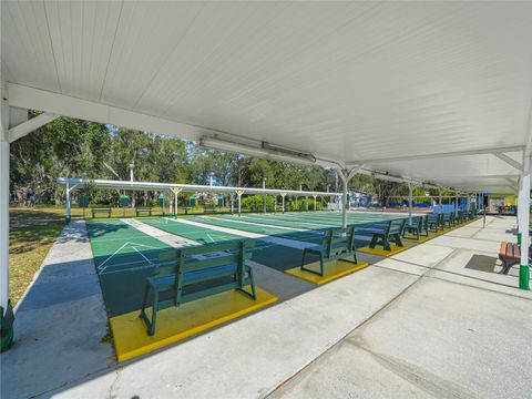 A home in LAKE WALES