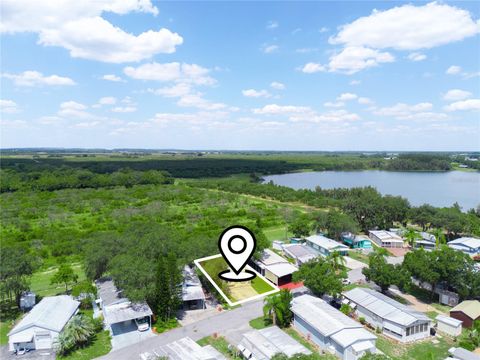 A home in LAKE WALES