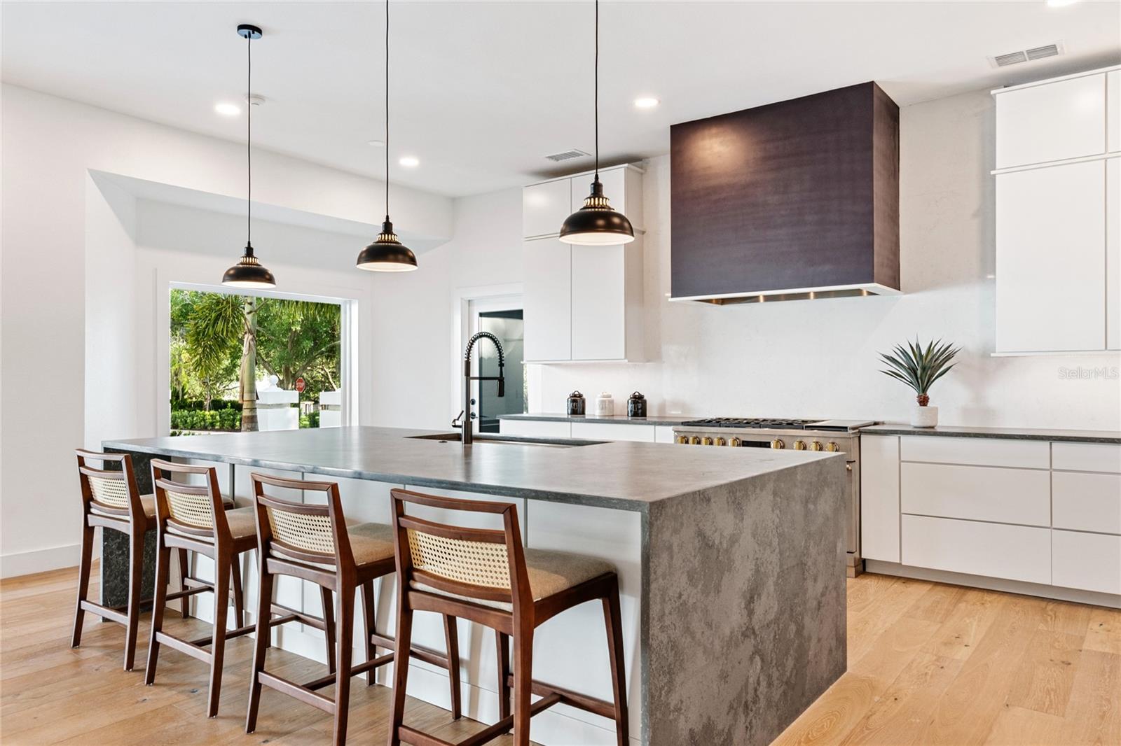 ISLEWORTH - Residential