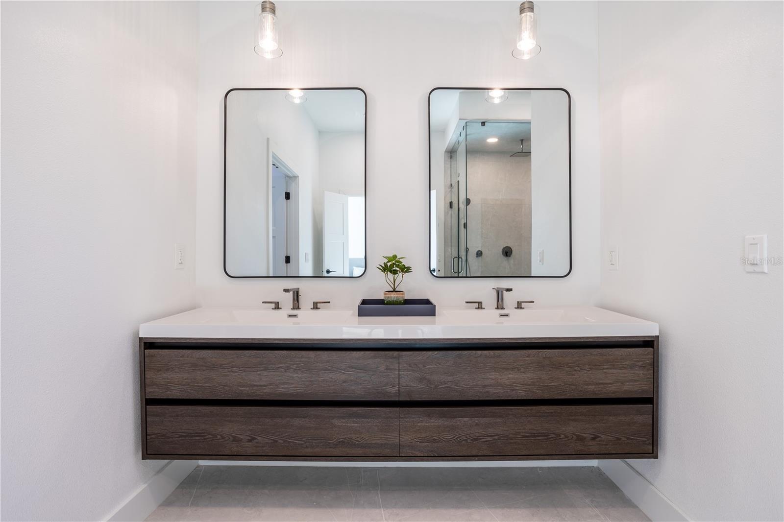 ISLEWORTH - Residential