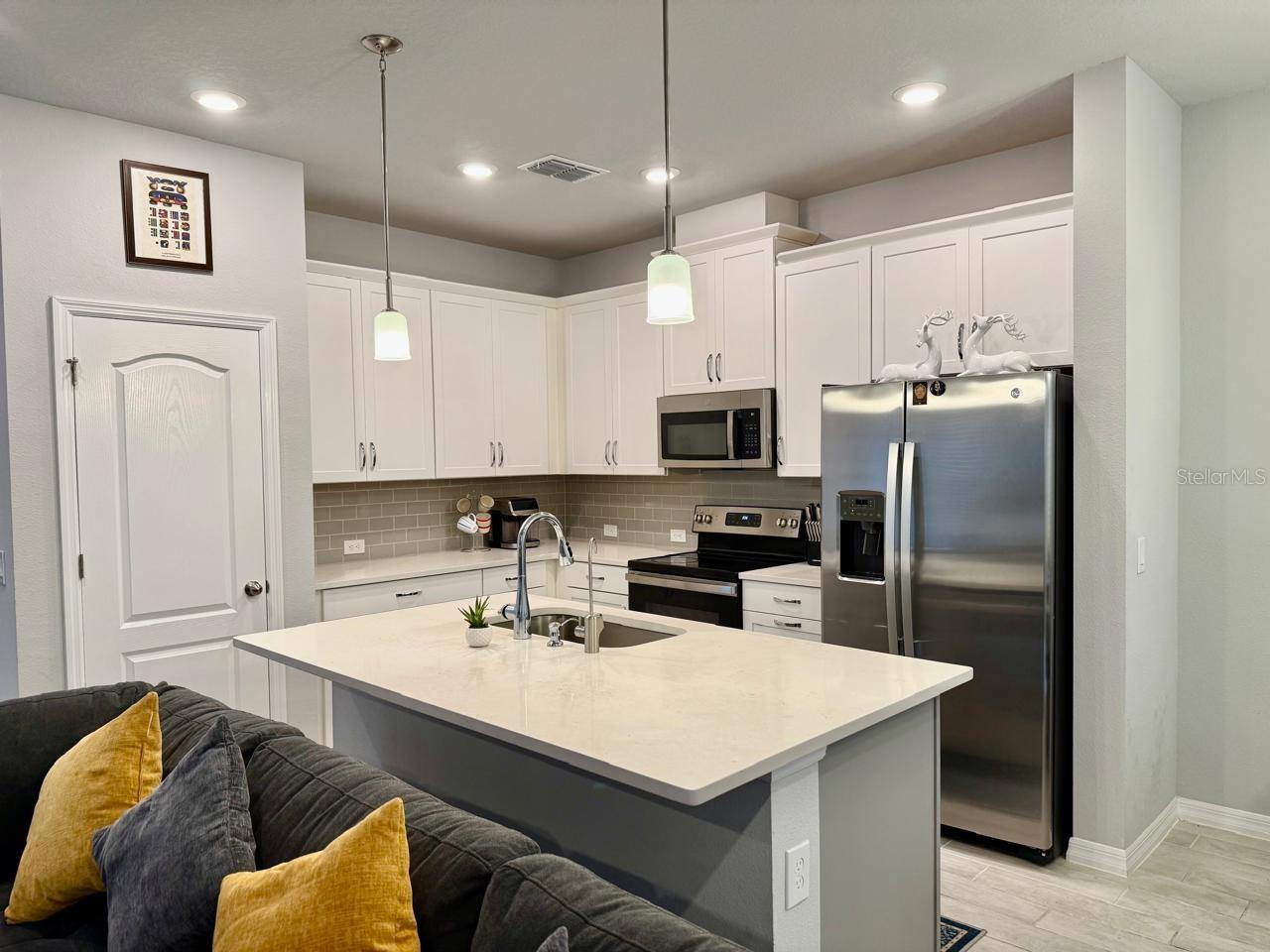 LAKE MEADOW LANDING - Residential Lease