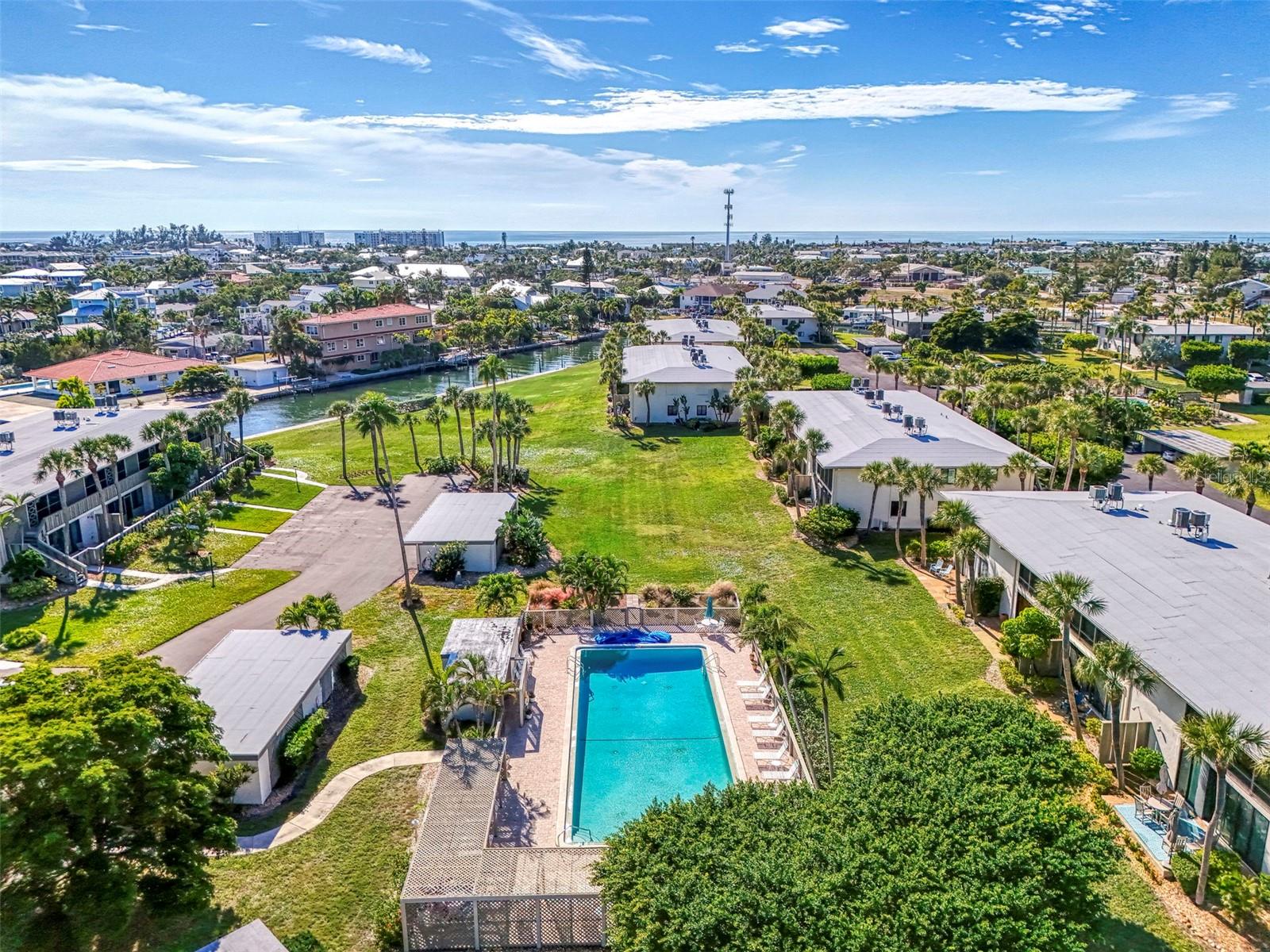 WESTBAY POINT & MOORINGS II - Residential