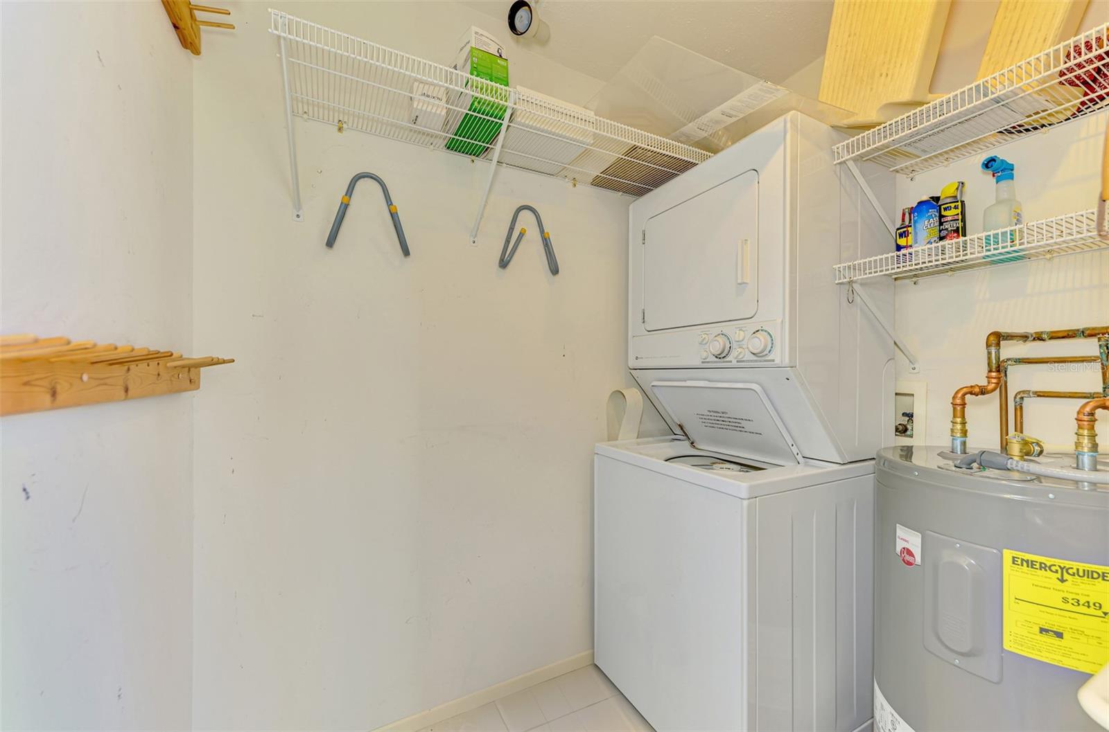 WESTBAY POINT & MOORINGS II - Residential