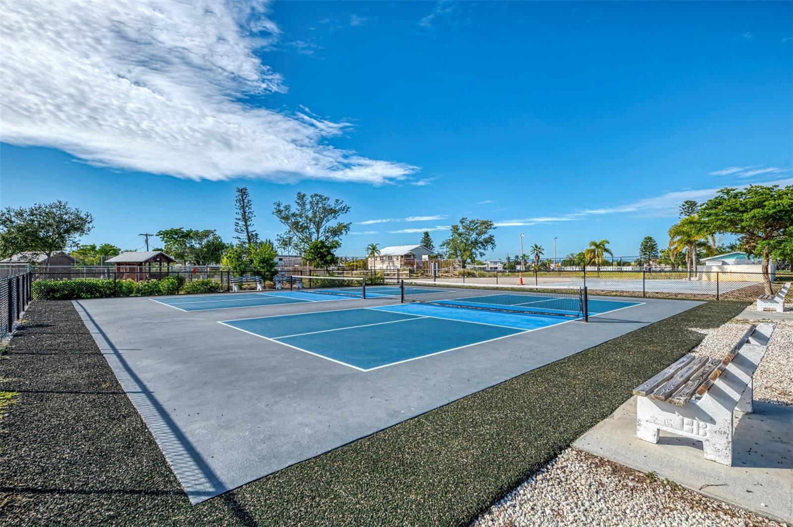 WESTBAY POINT & MOORINGS II - Residential