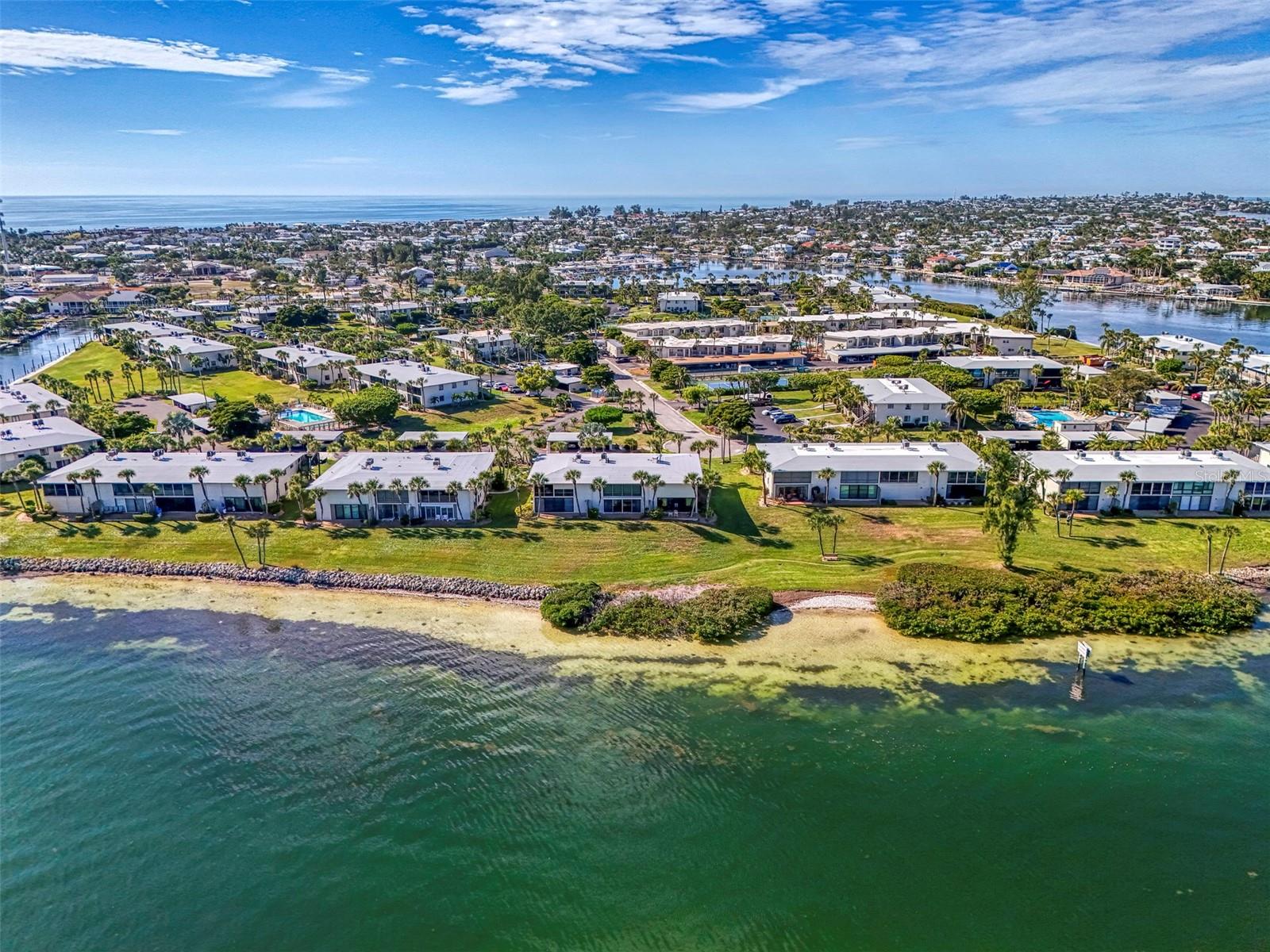 WESTBAY POINT & MOORINGS II - Residential