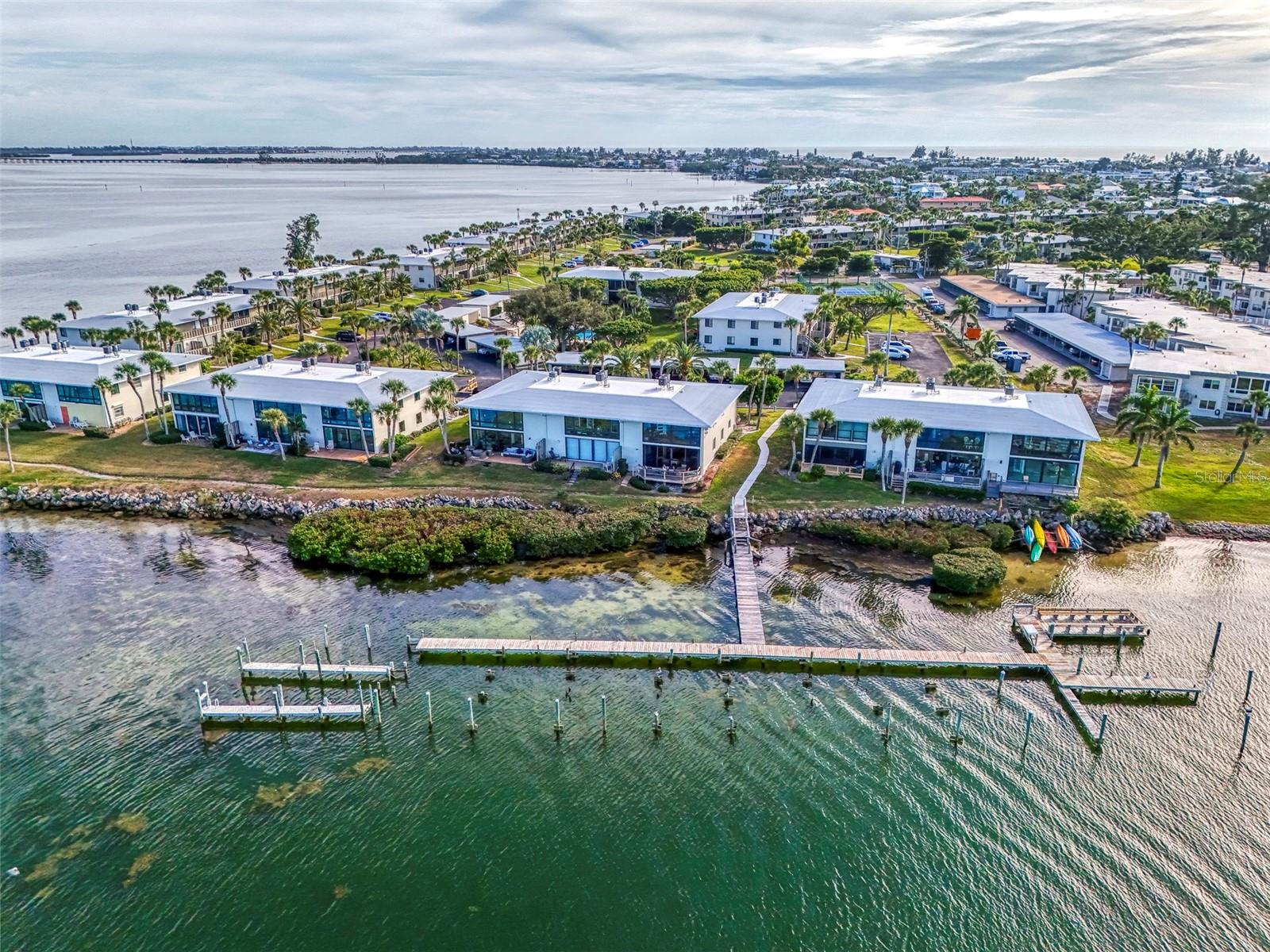 WESTBAY POINT & MOORINGS II - Residential