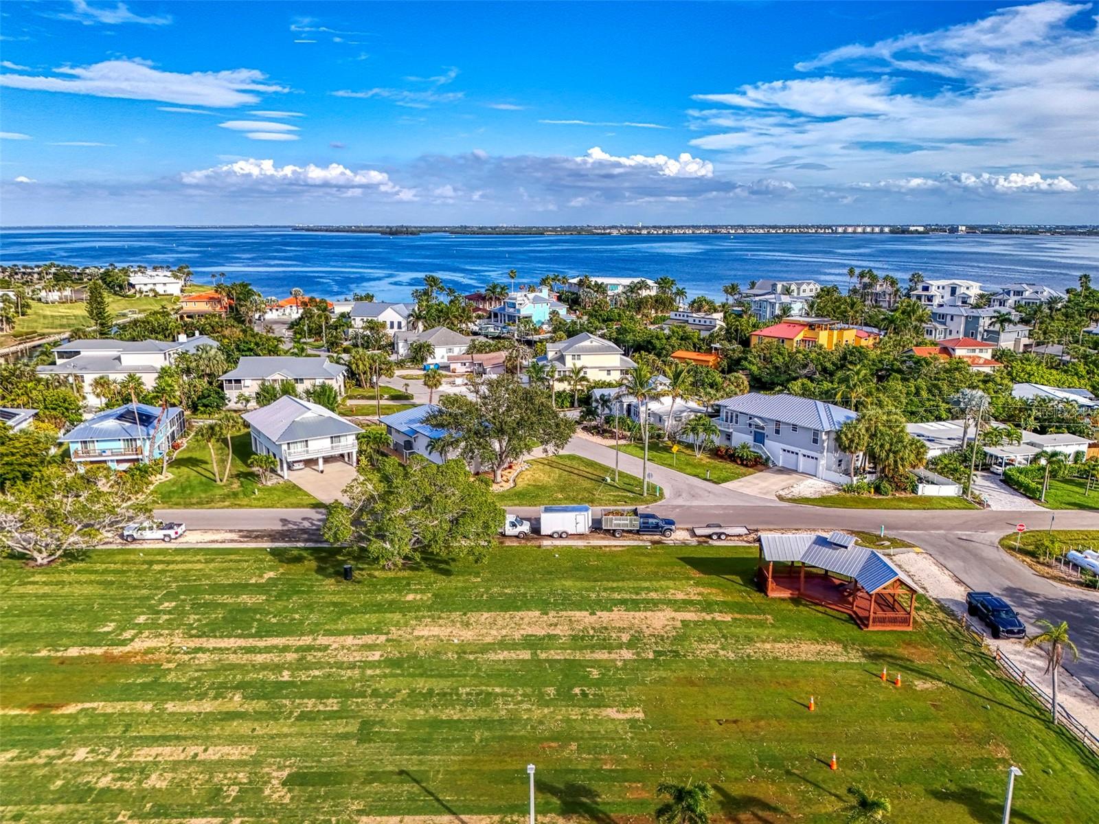 WESTBAY POINT & MOORINGS II - Residential