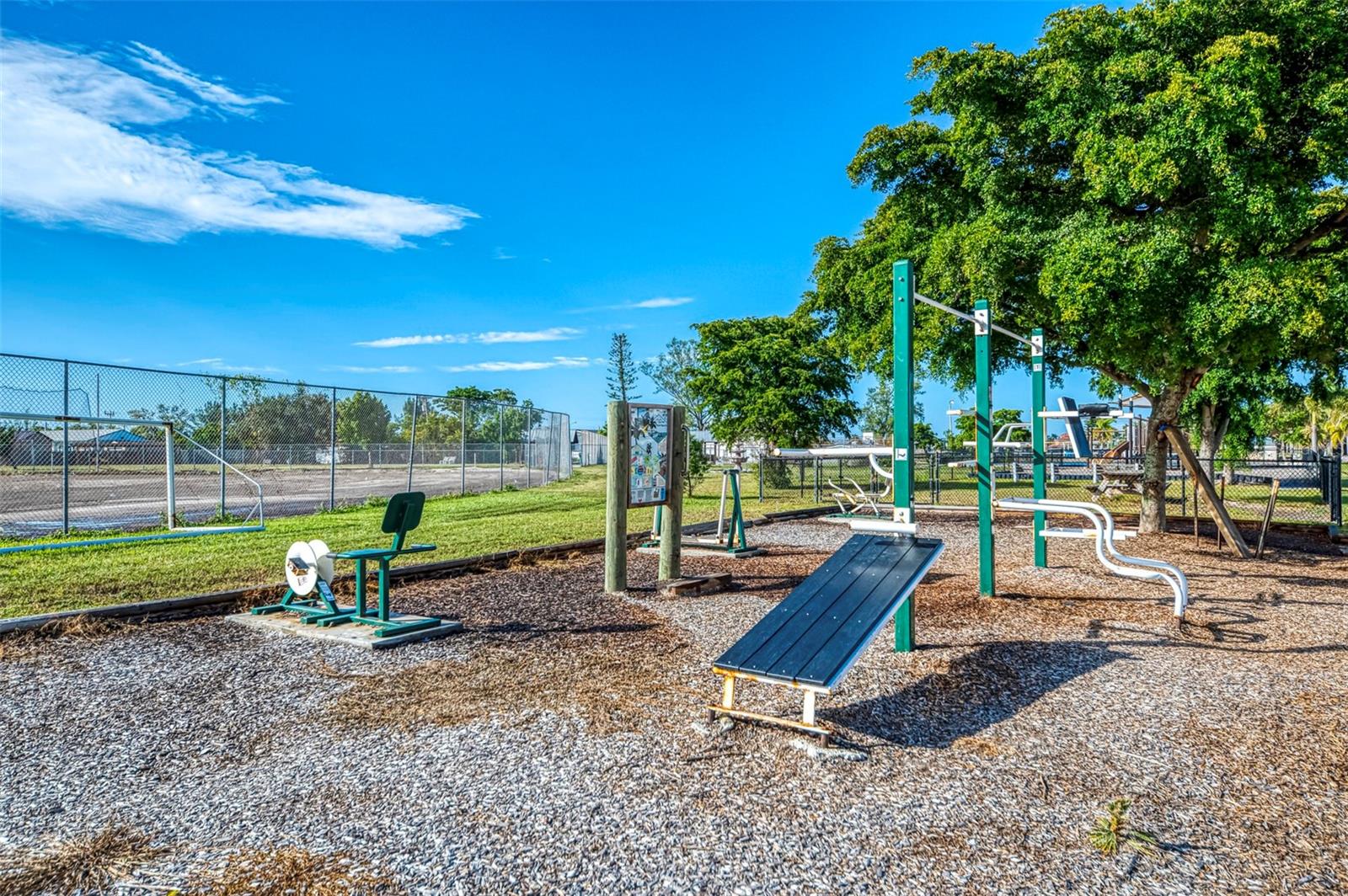 WESTBAY POINT & MOORINGS II - Residential