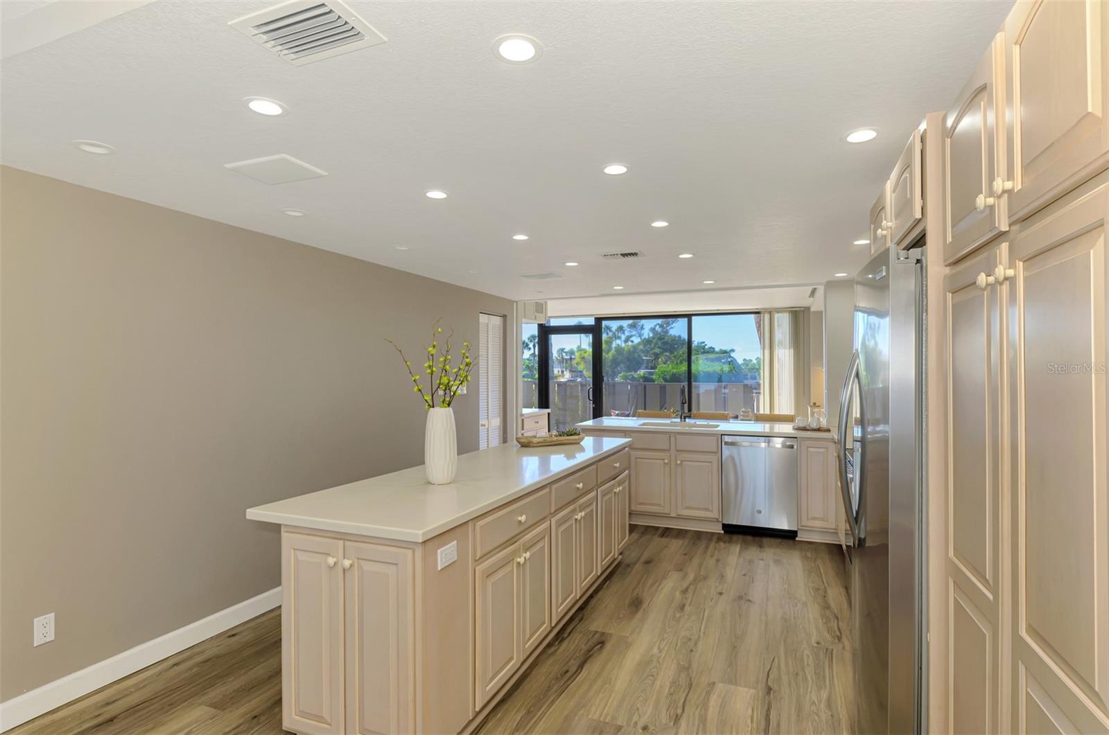 WESTBAY POINT & MOORINGS II - Residential