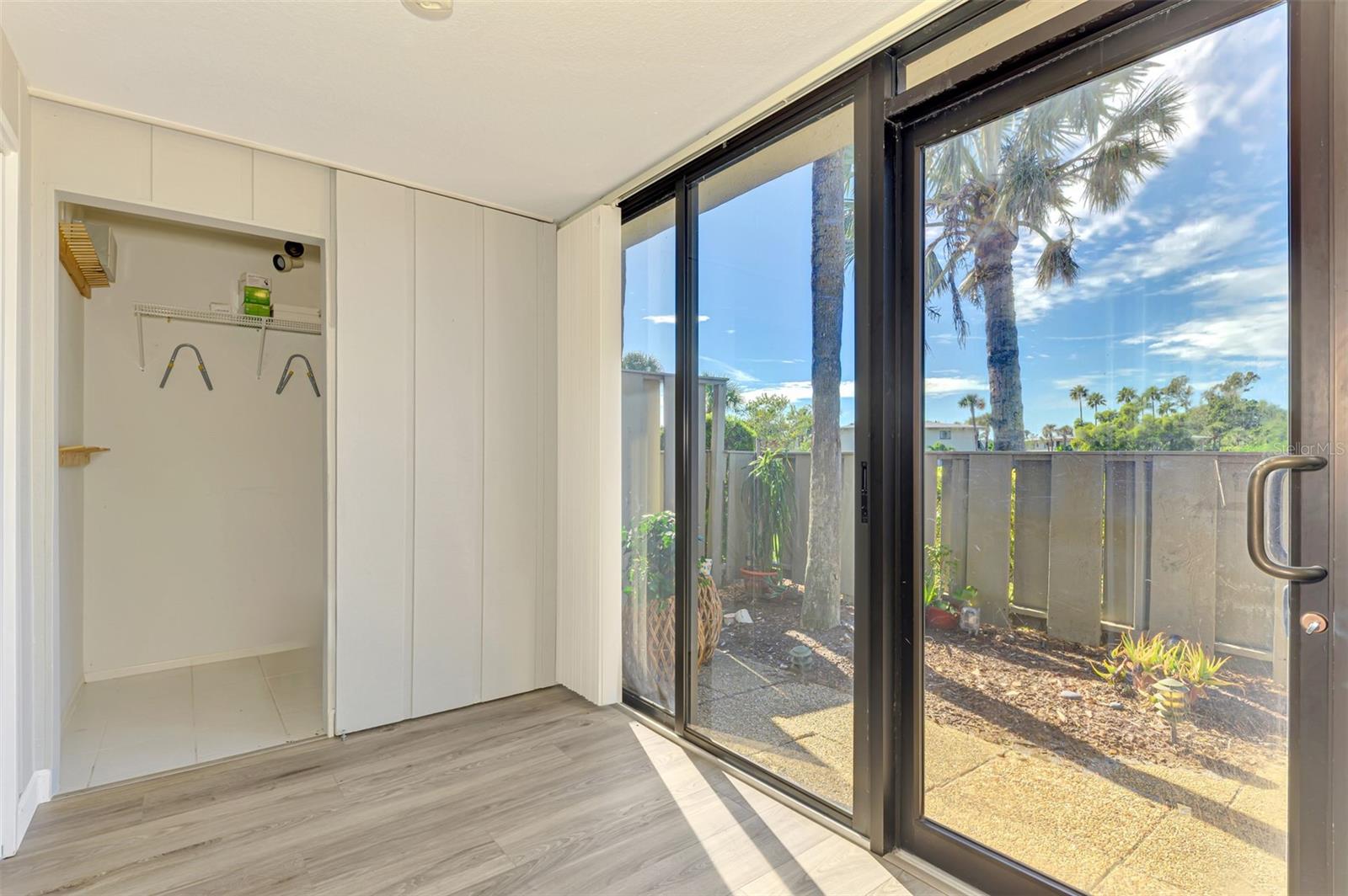 WESTBAY POINT & MOORINGS II - Residential