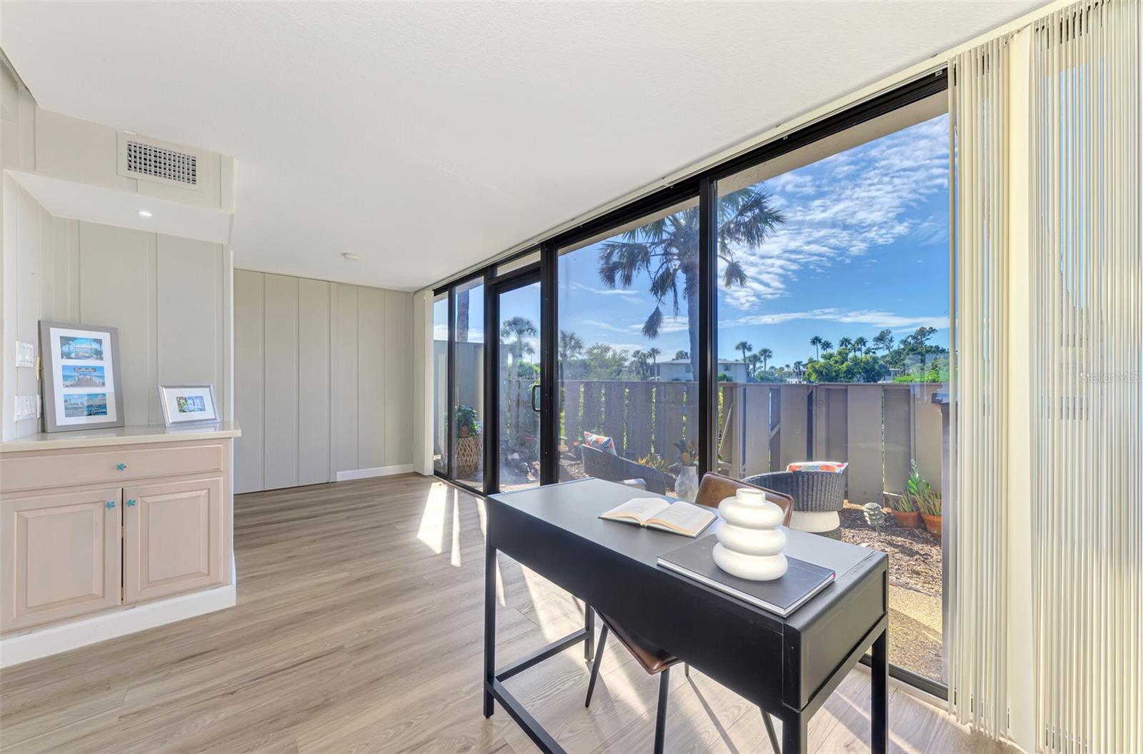 WESTBAY POINT & MOORINGS II - Residential