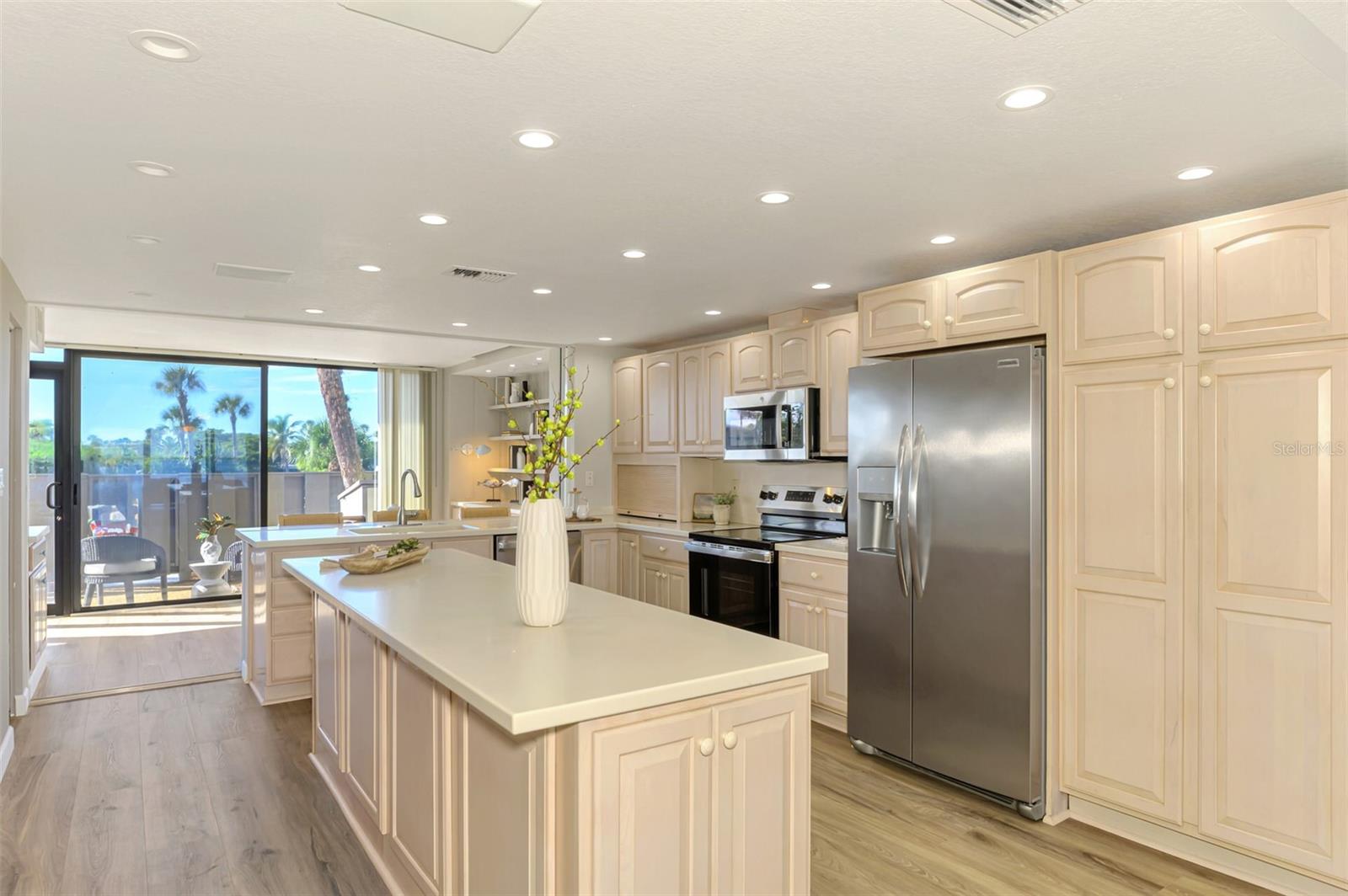 WESTBAY POINT & MOORINGS II - Residential