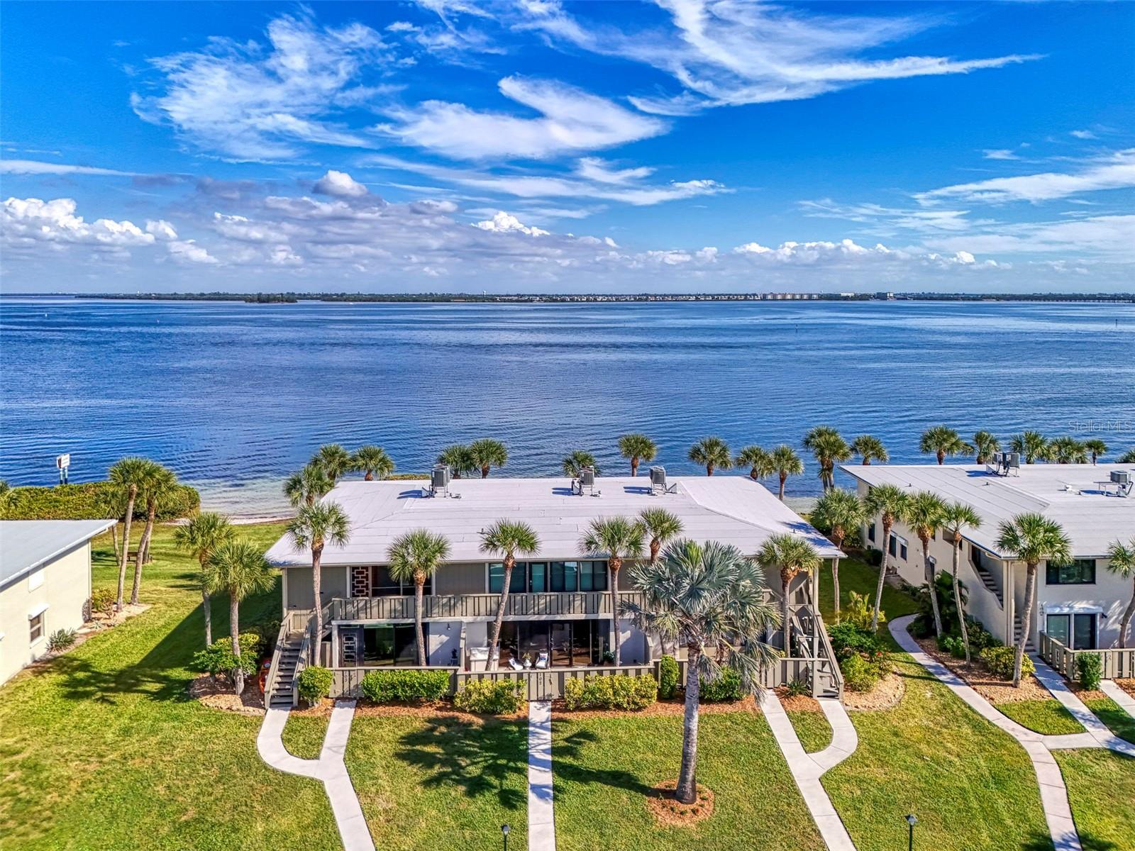 WESTBAY POINT & MOORINGS II - Residential