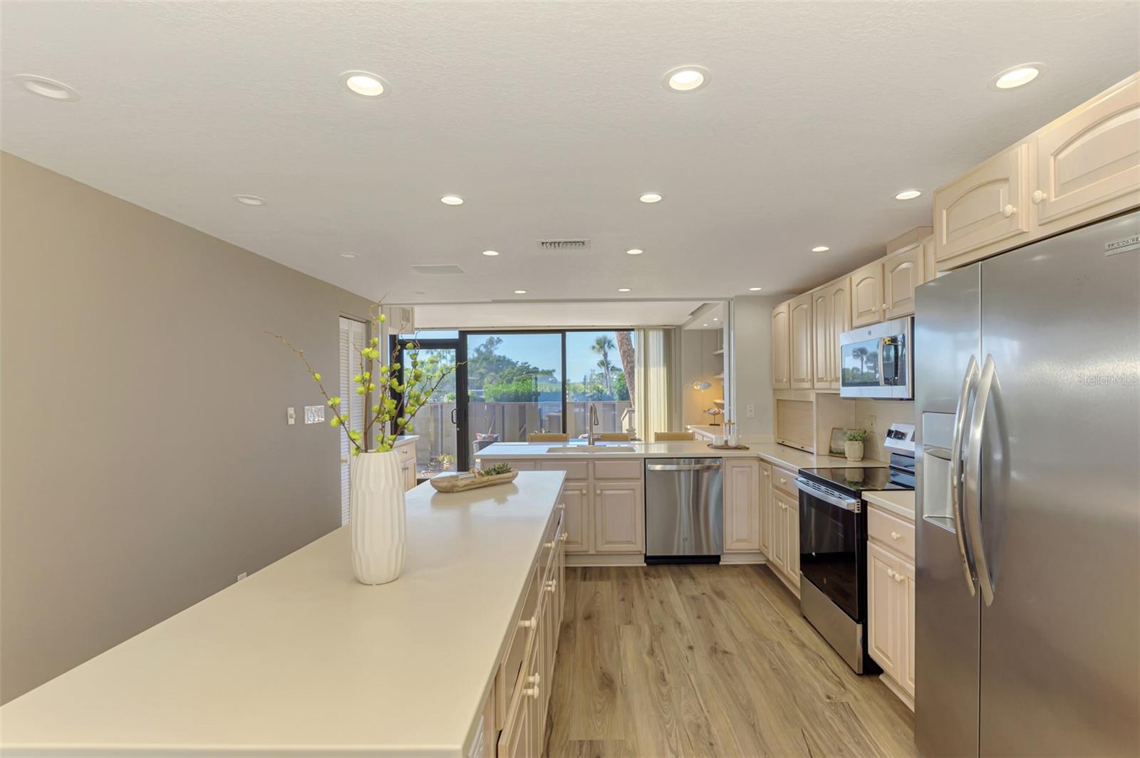 WESTBAY POINT & MOORINGS II - Residential