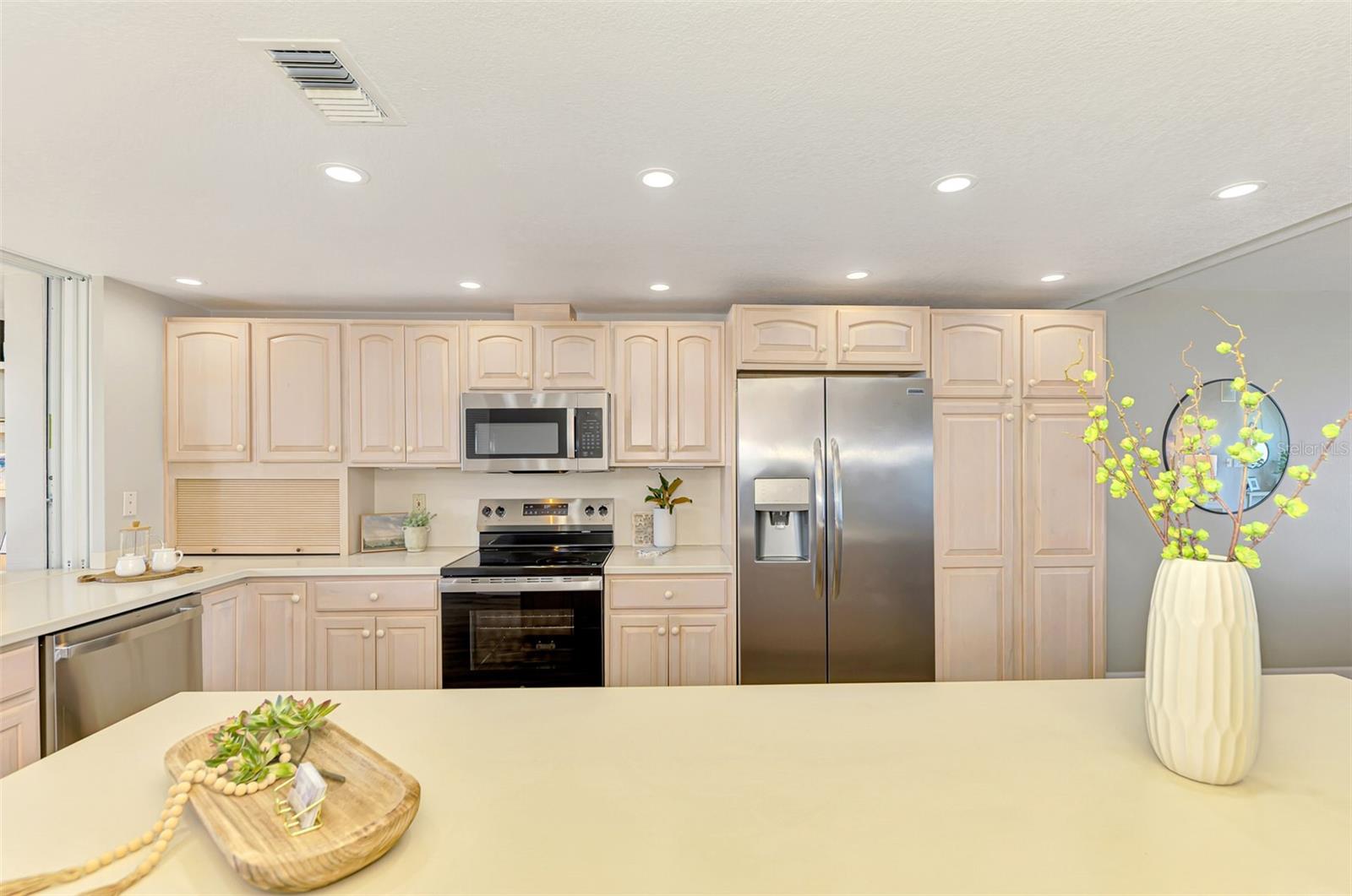 WESTBAY POINT & MOORINGS II - Residential