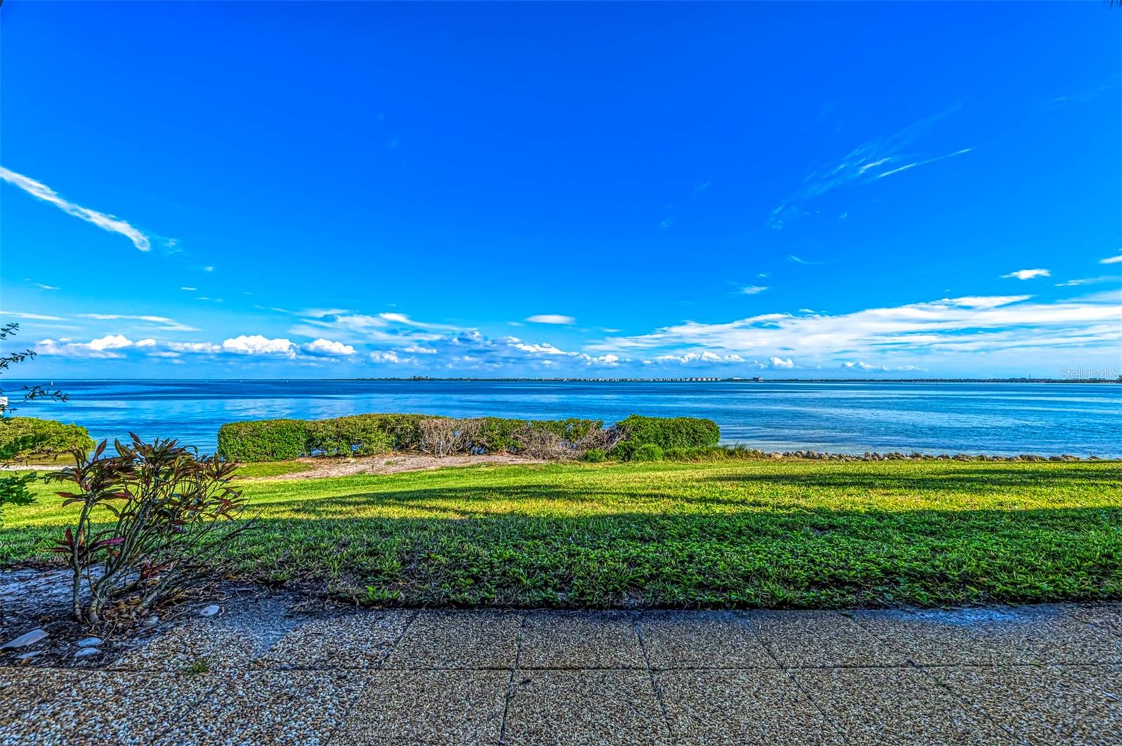 WESTBAY POINT & MOORINGS II - Residential