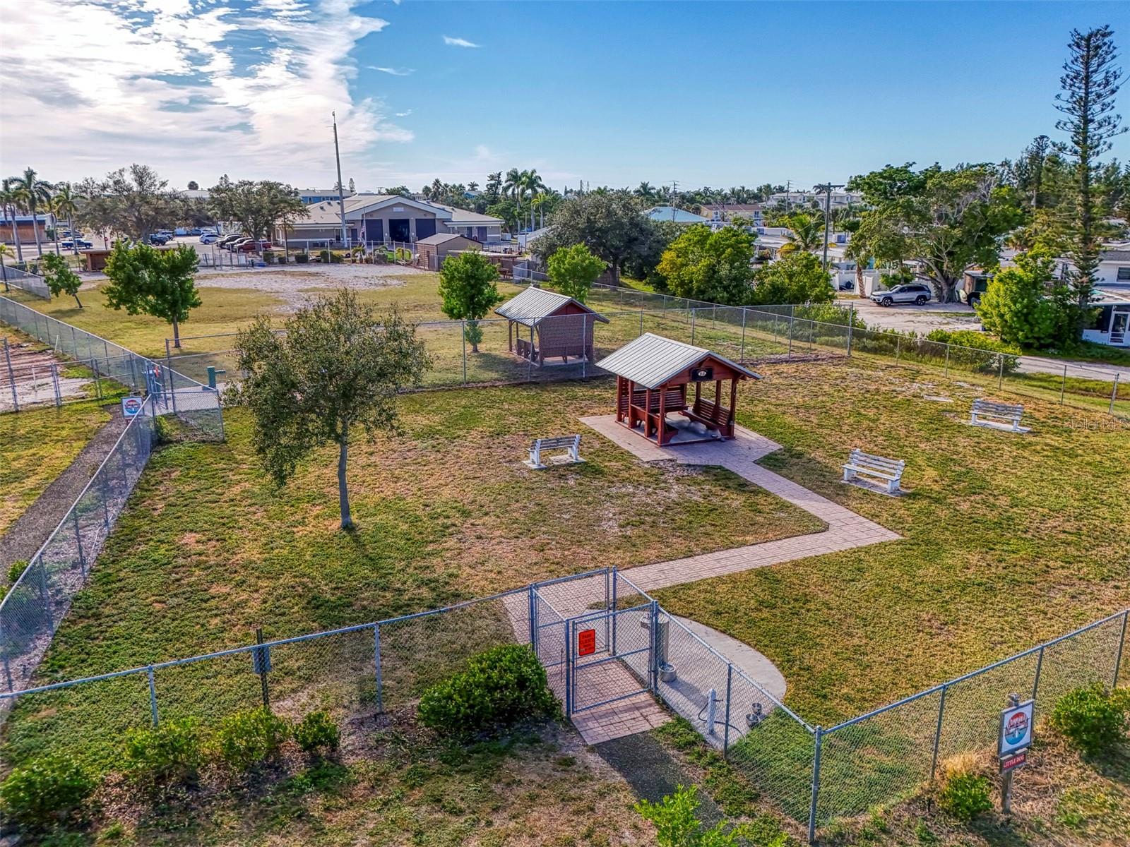 WESTBAY POINT & MOORINGS II - Residential