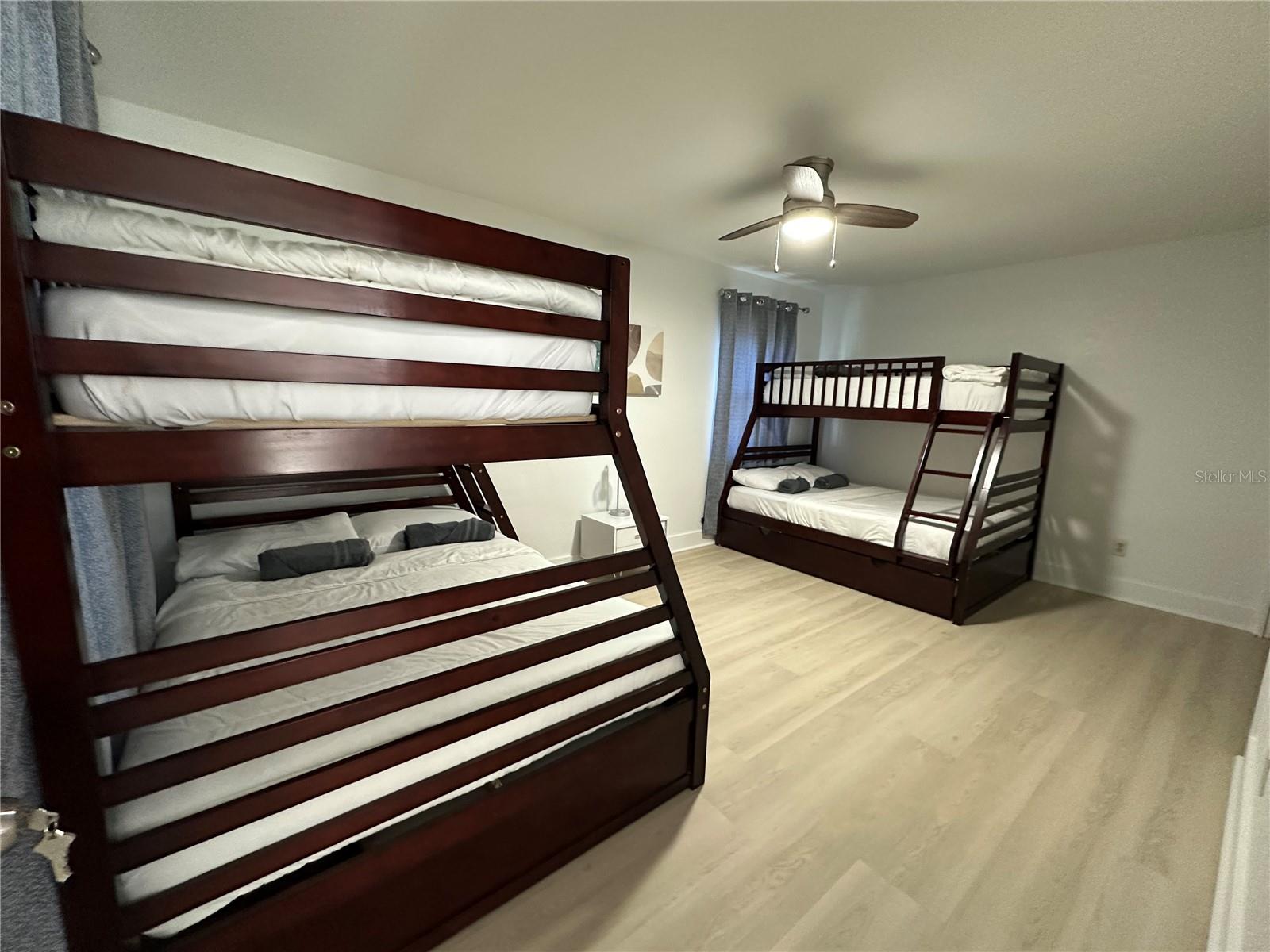 COUNTRY PLACE UNIT VI - Residential