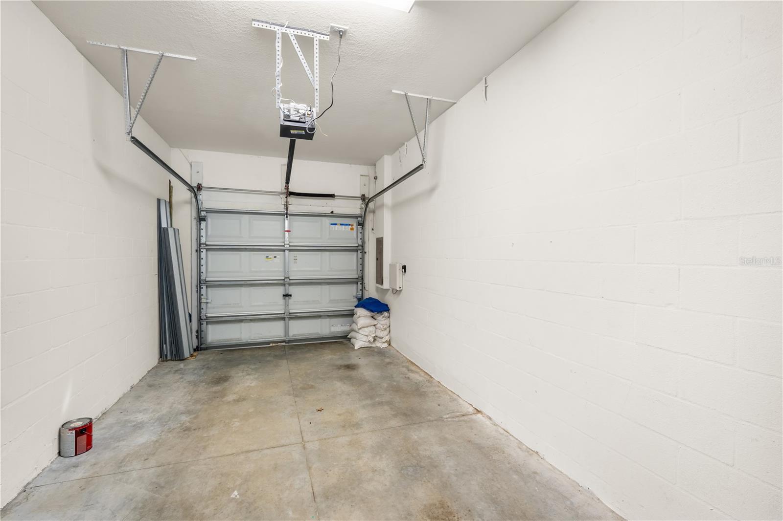 HAWKS POINT PH N TWNHMS - Residential Lease