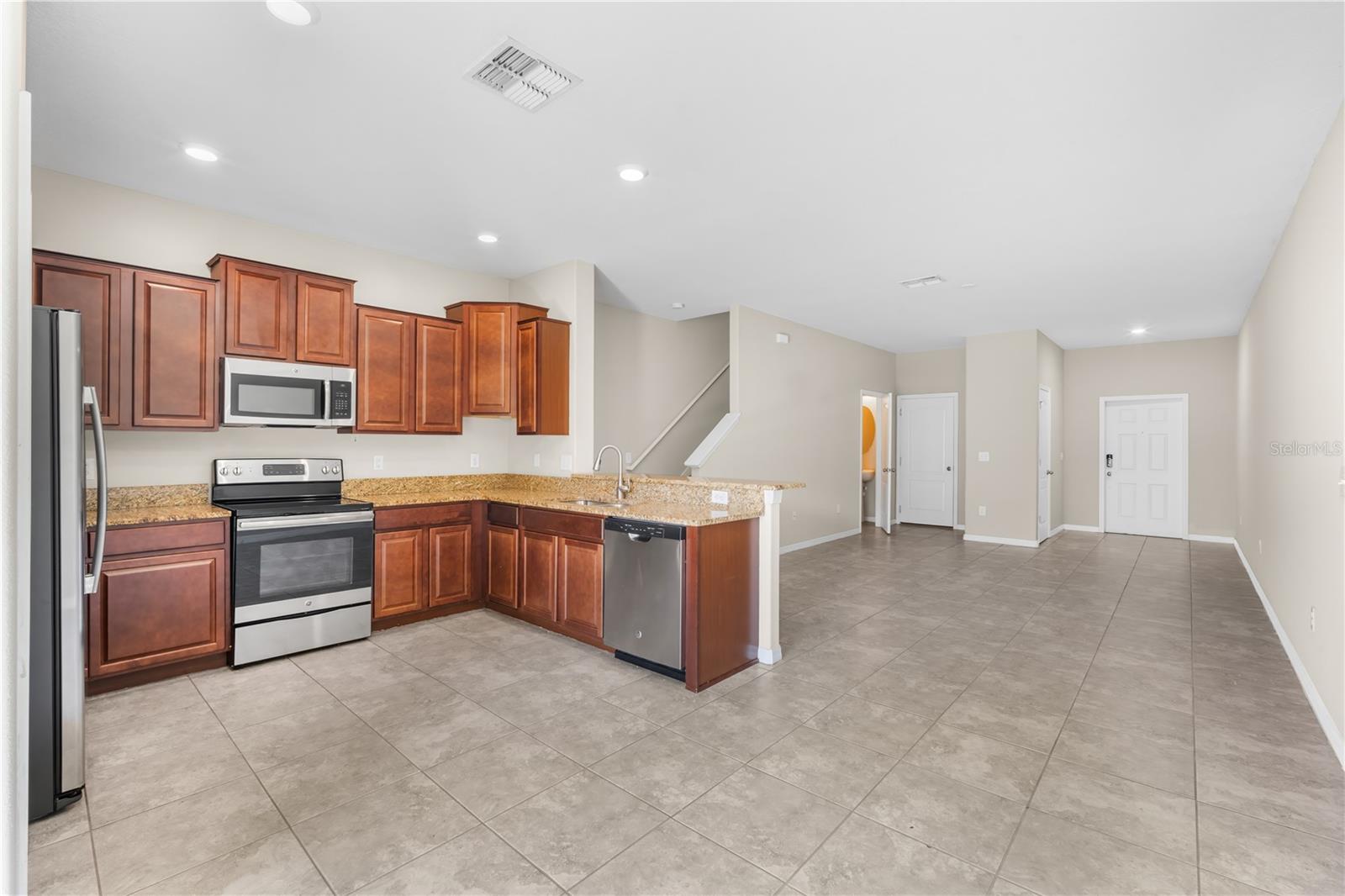 HAWKS POINT PH N TWNHMS - Residential Lease