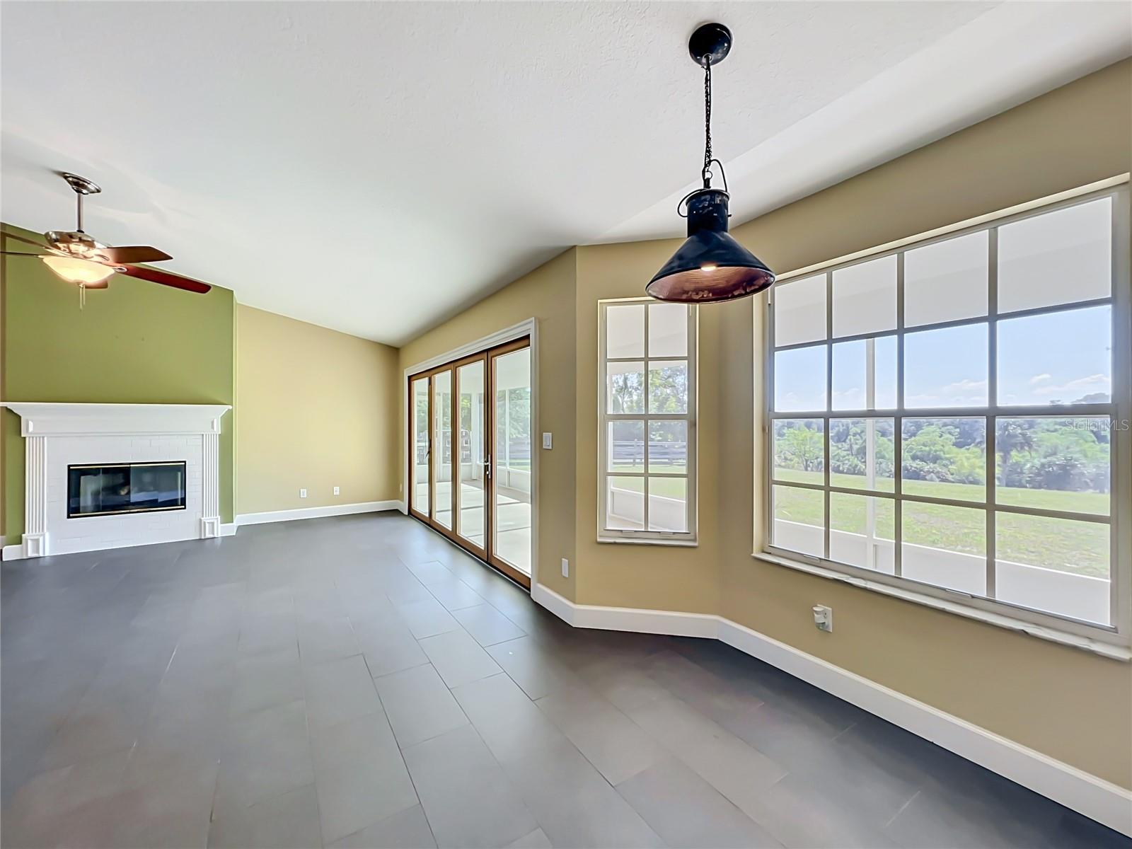 HILLS MOUNT DORA - Residential