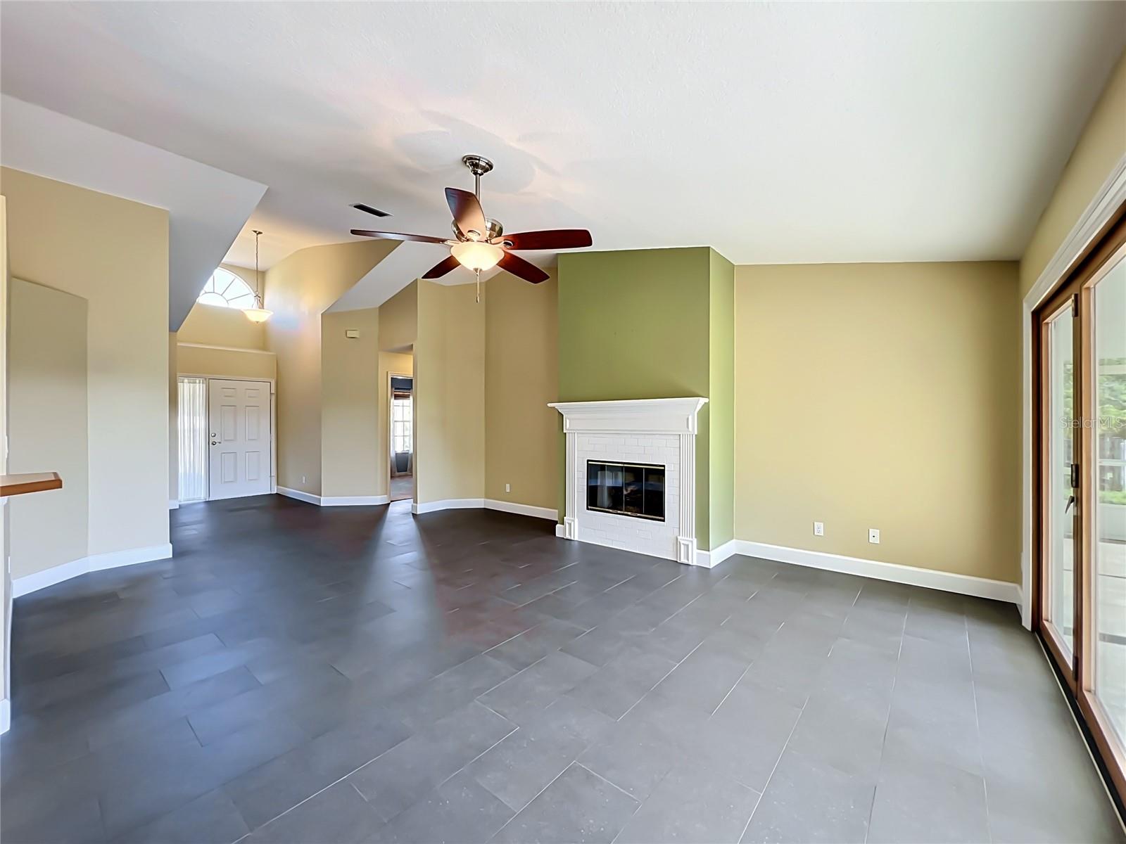 HILLS MOUNT DORA - Residential