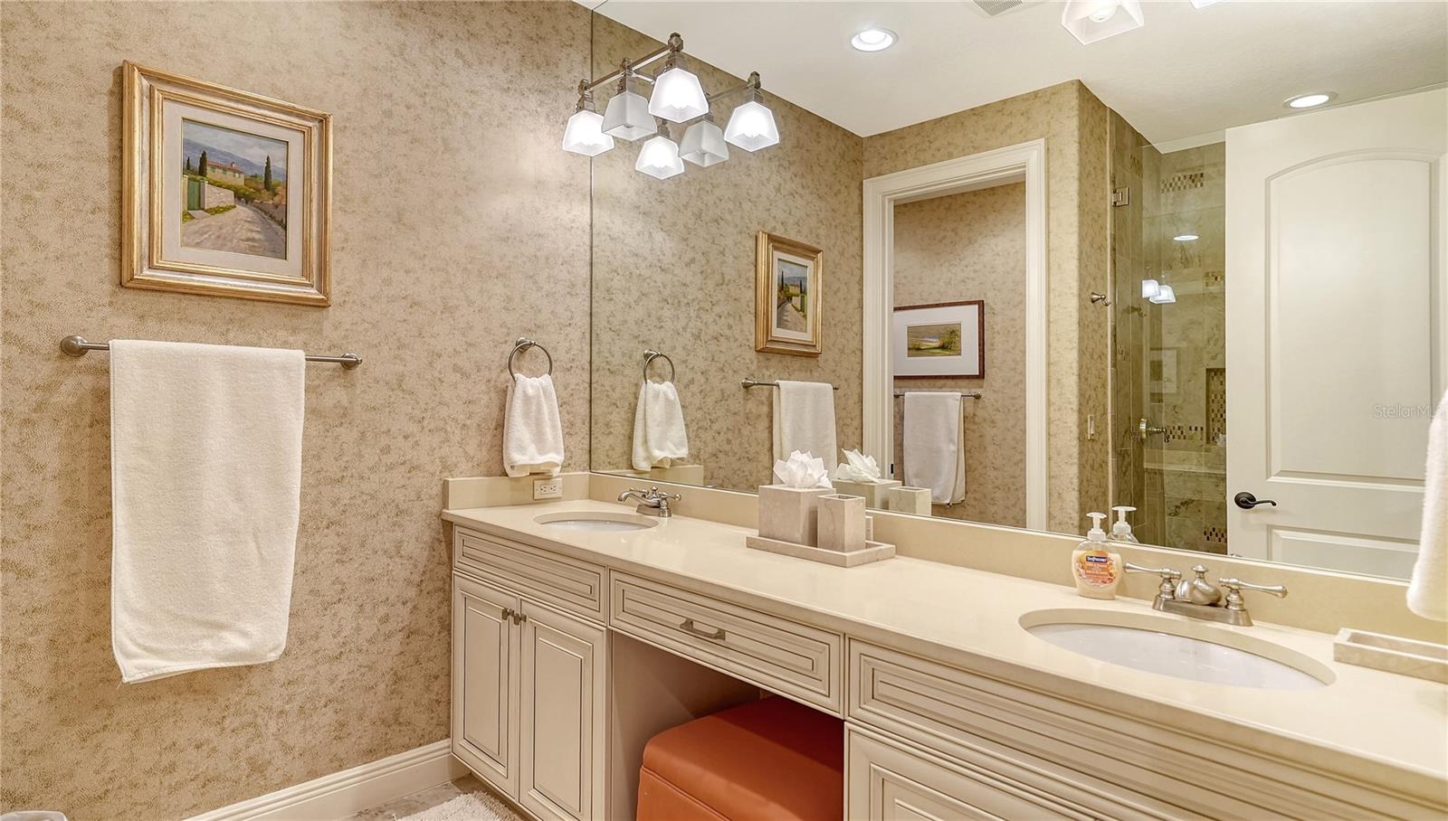 LONGBOAT KEY - Residential