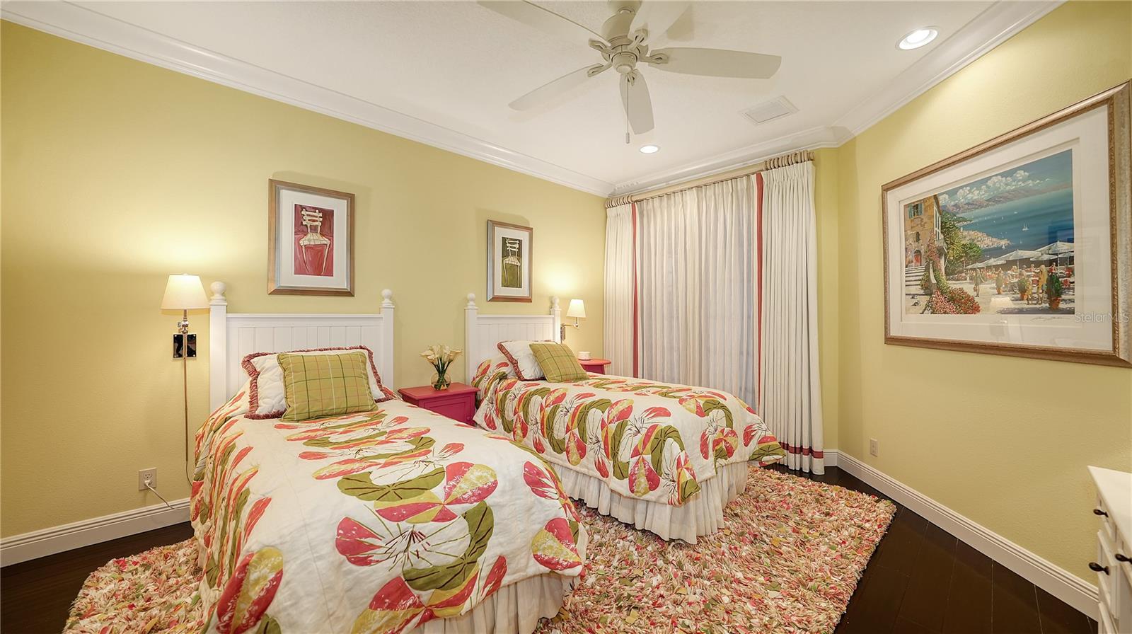 LONGBOAT KEY - Residential