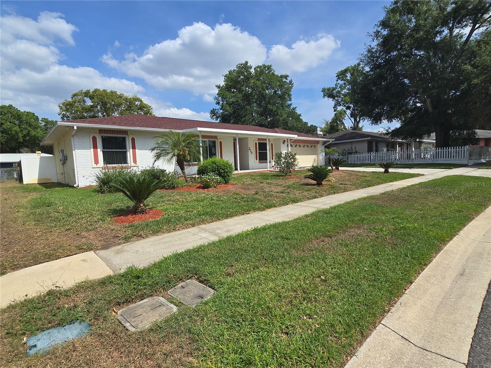 217 LONGLEAF COURT