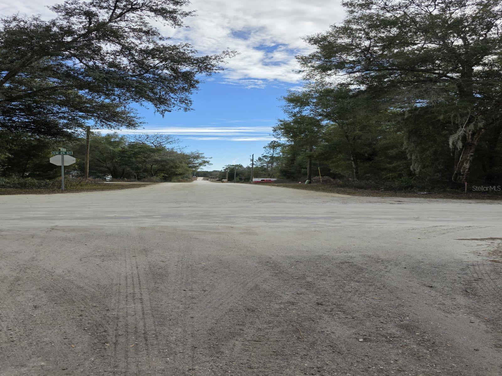 RAINBOW PARK UN 01 - Land