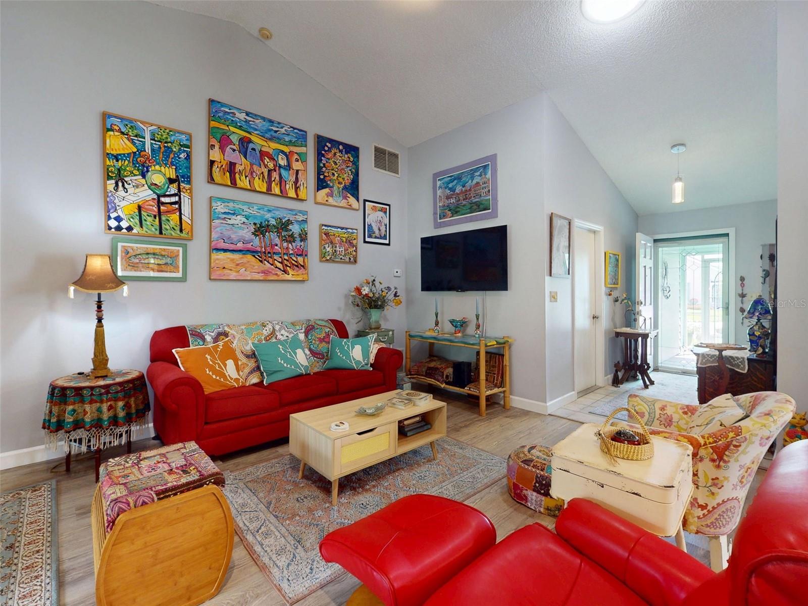 804 PINE SHORES CIRCLE