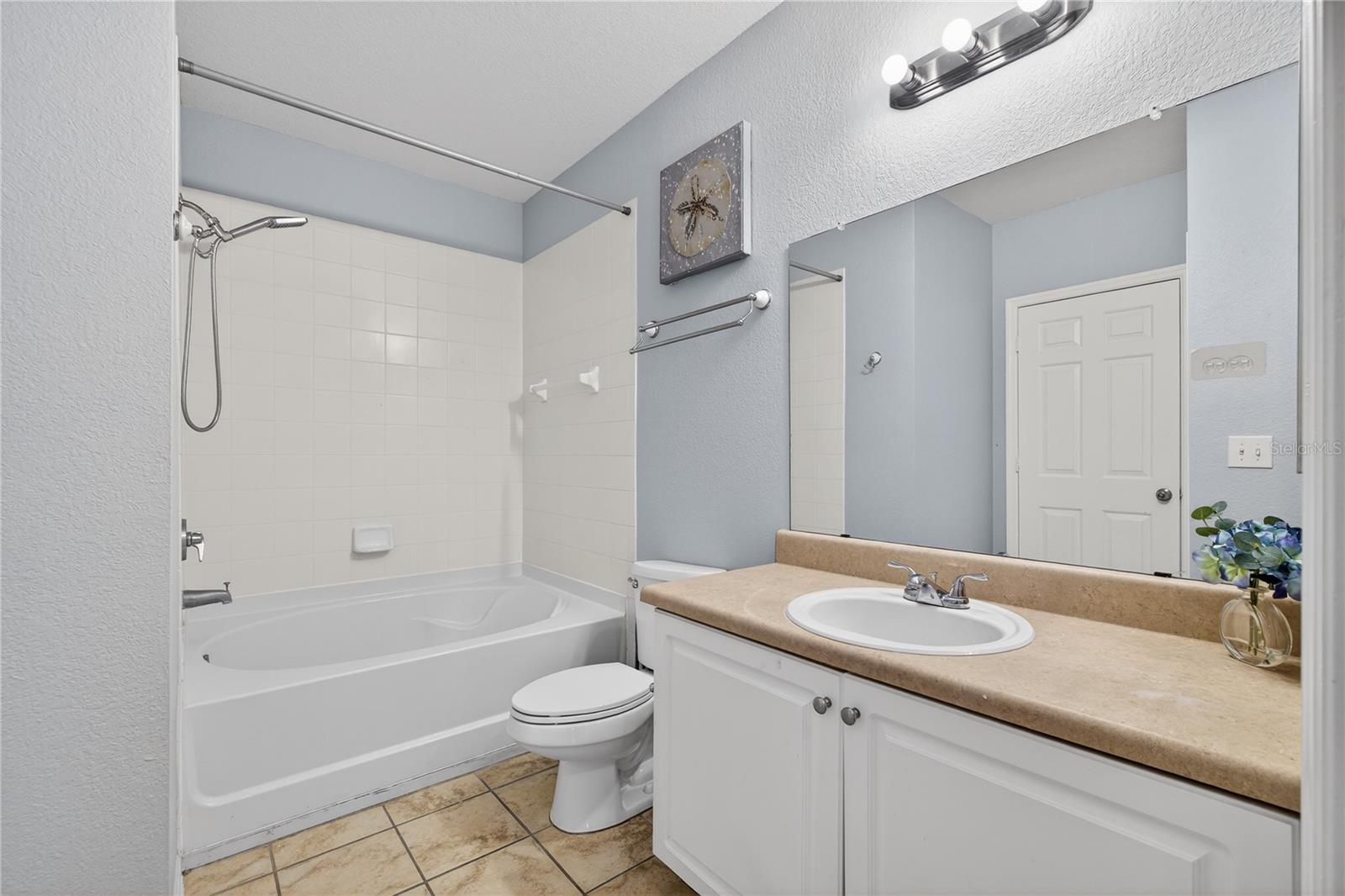 REGISTRY/MICHIGAN PARK CONDO - Residential