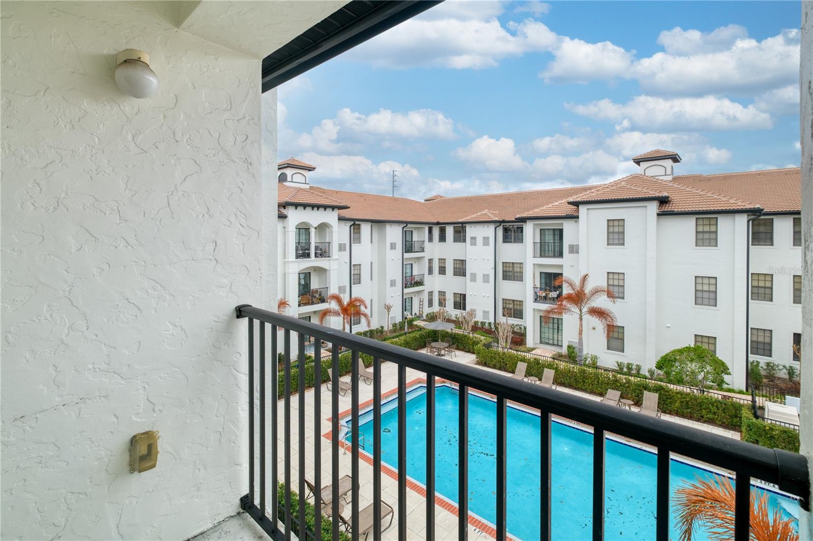 REGISTRY/MICHIGAN PARK CONDO - Residential