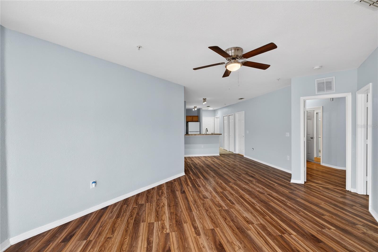 REGISTRY/MICHIGAN PARK CONDO - Residential