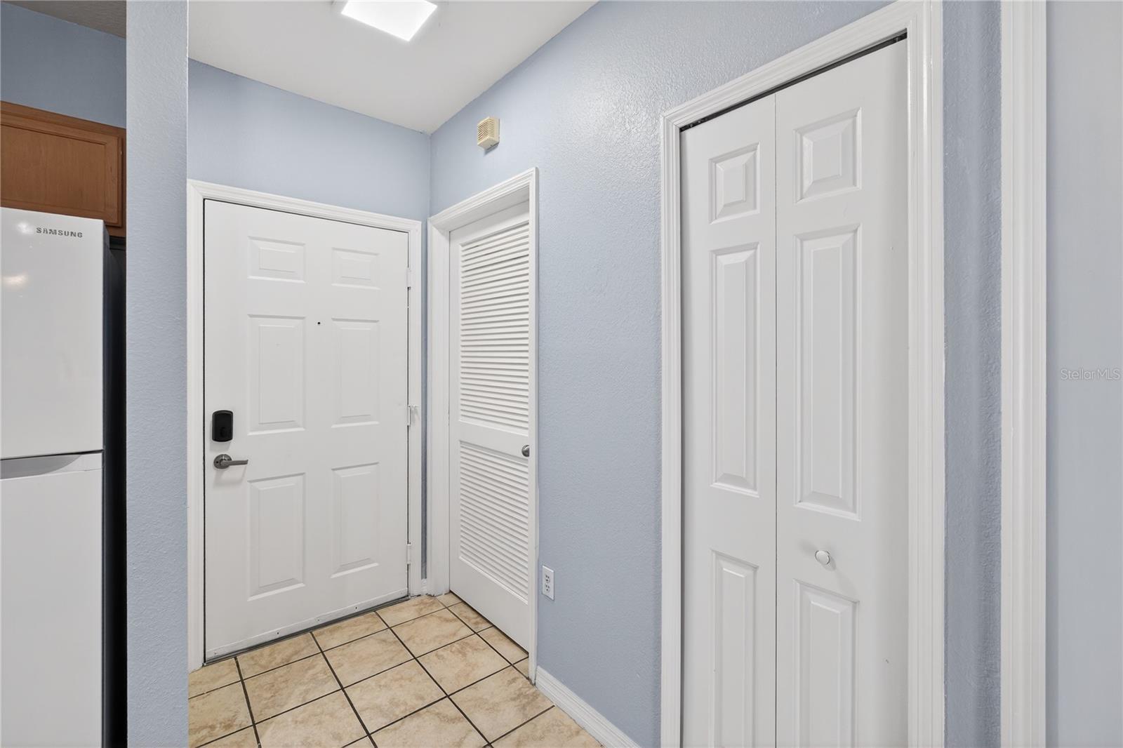 REGISTRY/MICHIGAN PARK CONDO - Residential