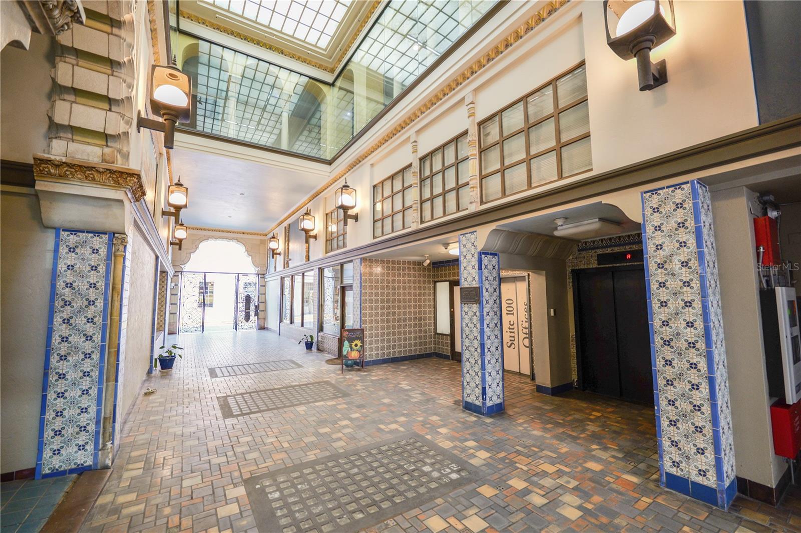 SNELL ARCADE CONDO - Residential