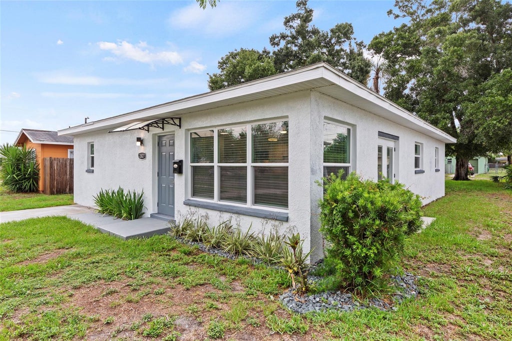 Photo of 2827 16th Avenue S, St Petersburg, FL 33712 (MLS # A4700474)