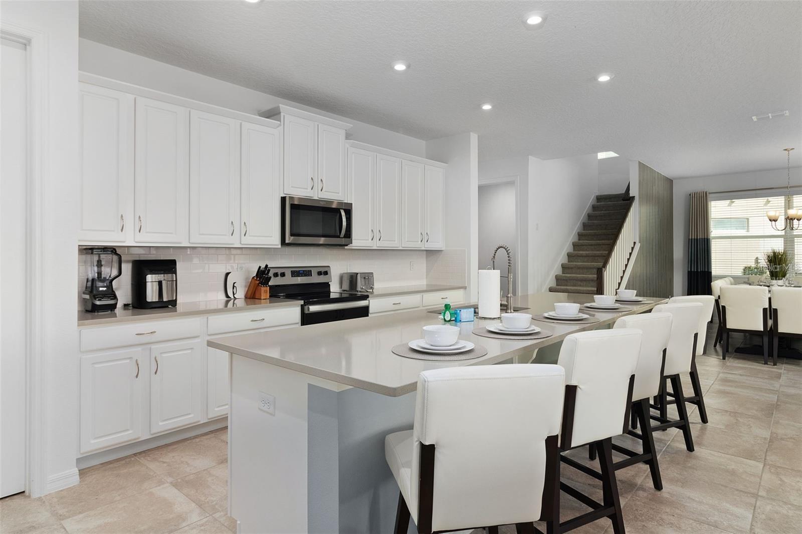 SOLARA RESIDENCE VACATION VILLAS REP - Residential