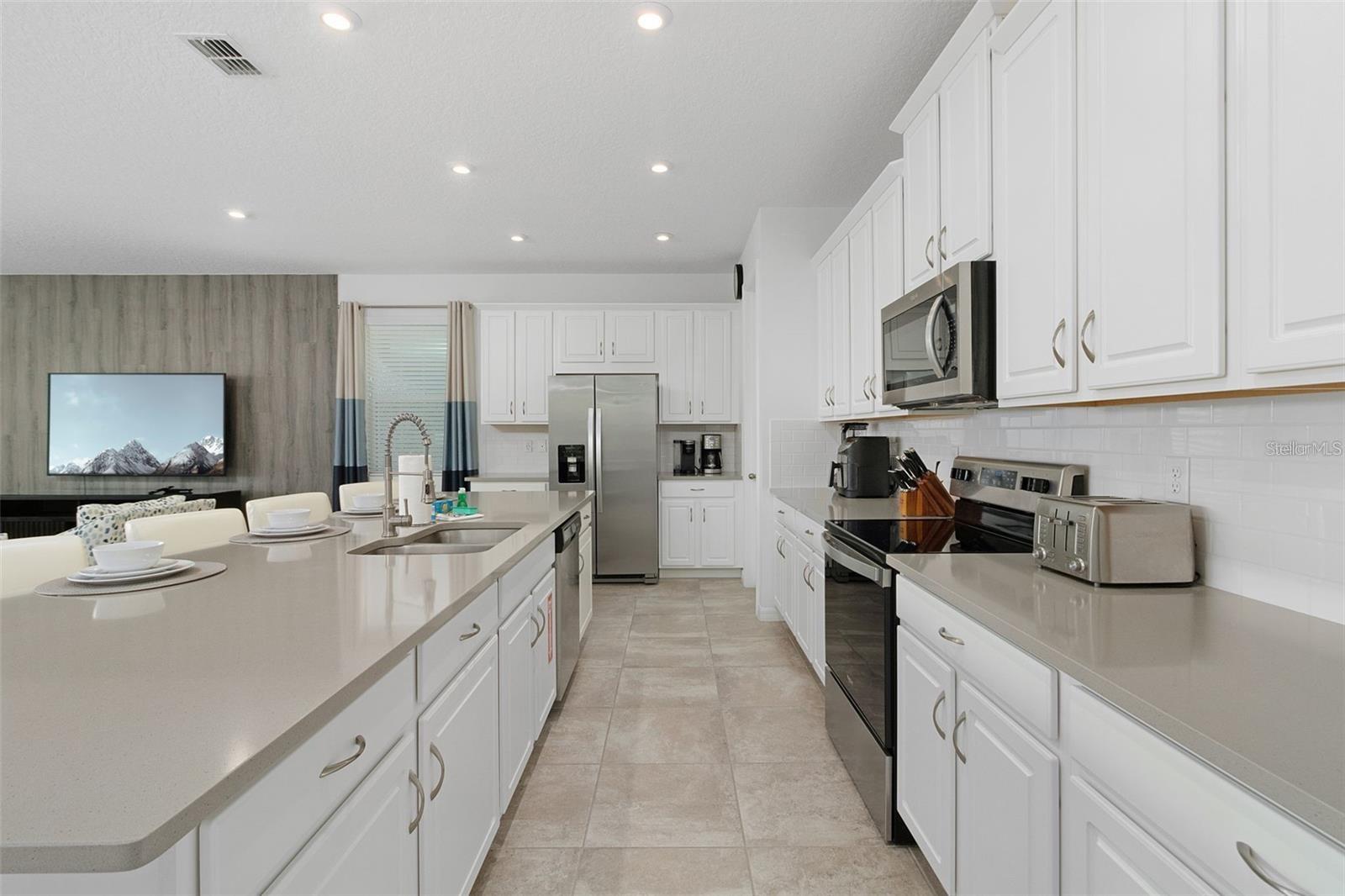 SOLARA RESIDENCE VACATION VILLAS REP - Residential