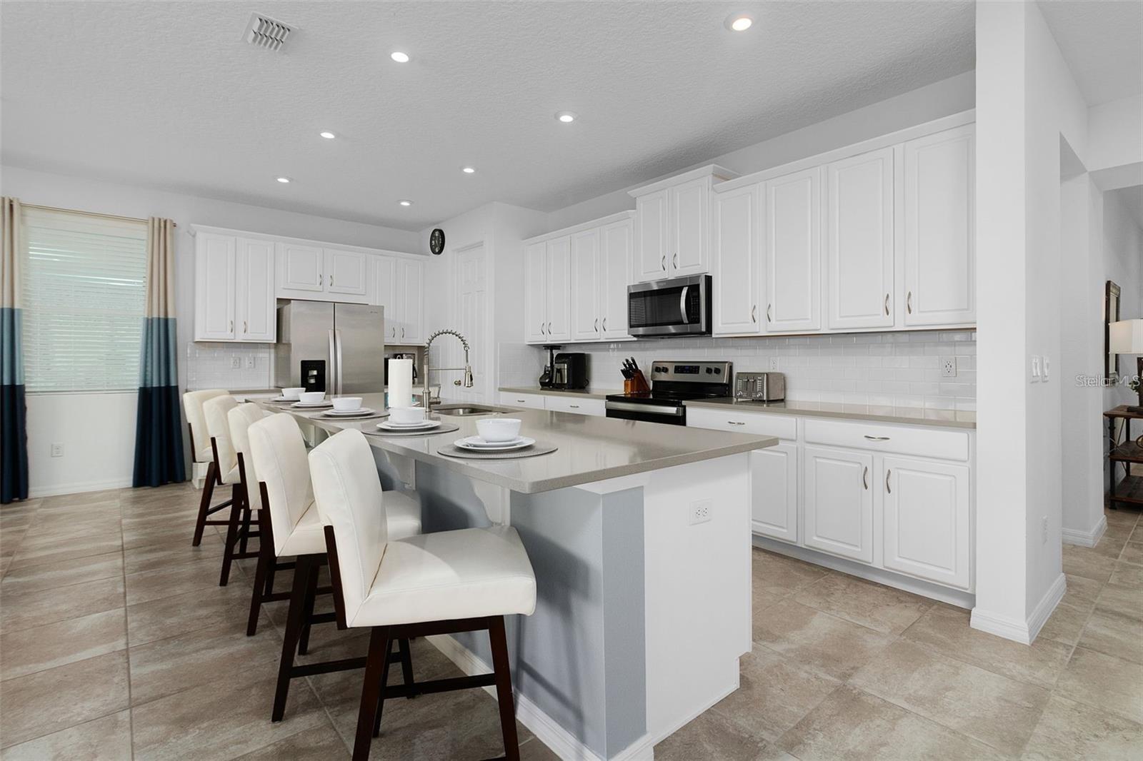 SOLARA RESIDENCE VACATION VILLAS REP - Residential