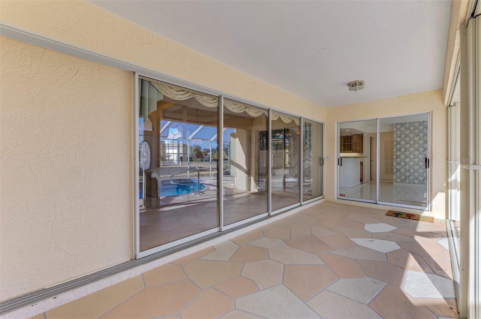 ROTONDA WEST BROADMOOR - Residential