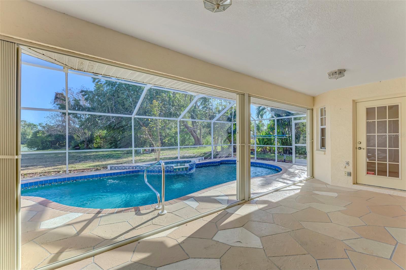 ROTONDA WEST BROADMOOR - Residential